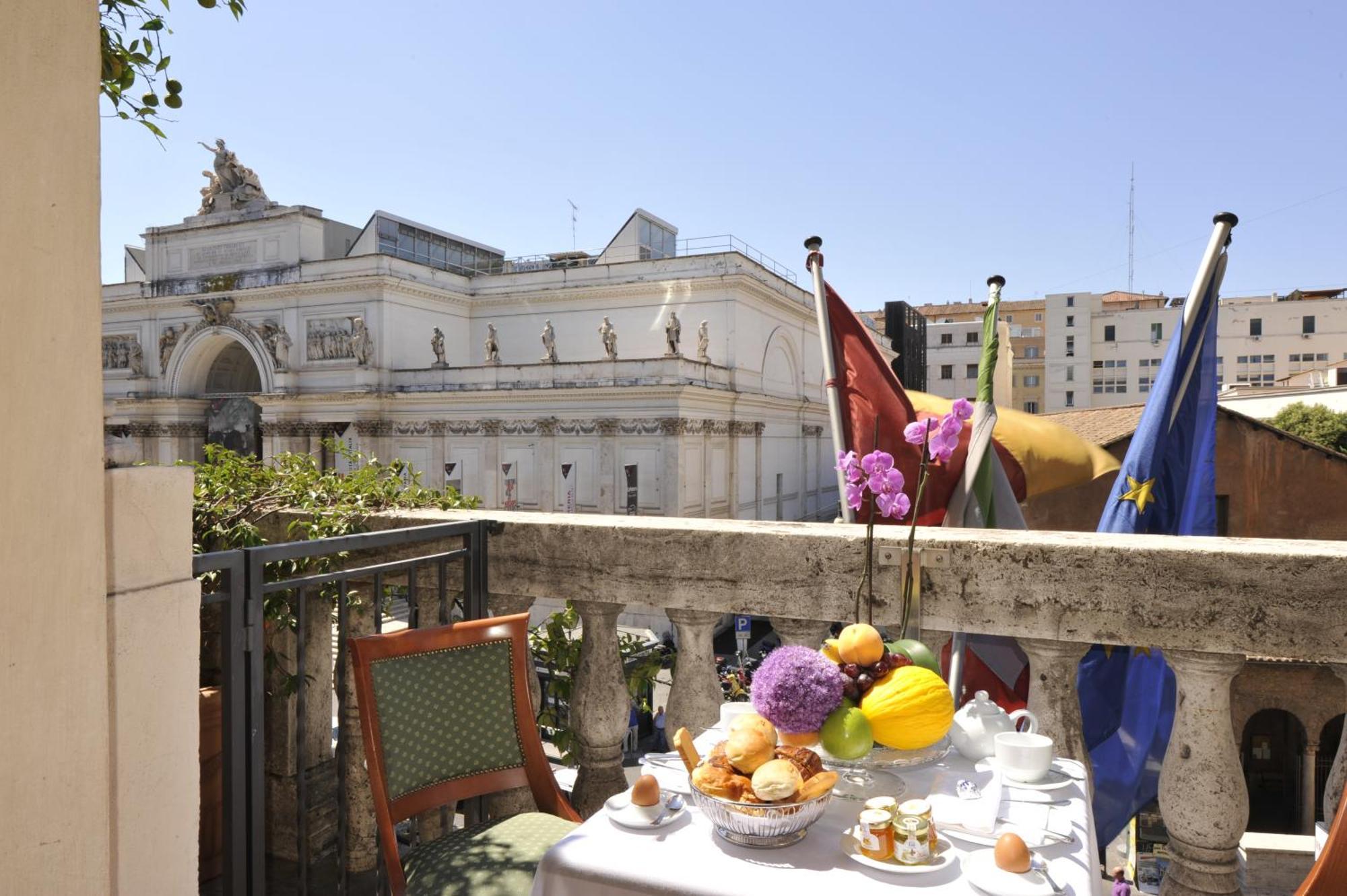 Hotel Giolli Nazionale Rome Exterior photo
